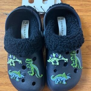 NWT Primark boys dinosaur clogs